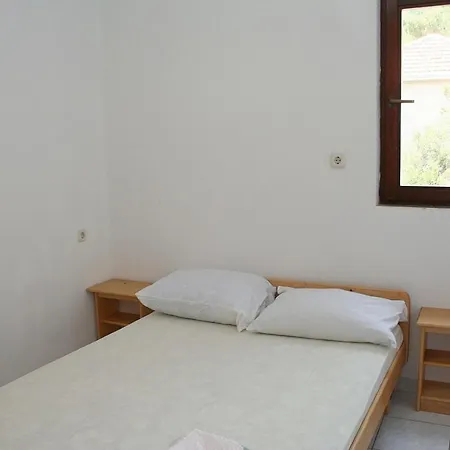 Apartment Apartments By The Sea Basina, Hvar - 4599 *