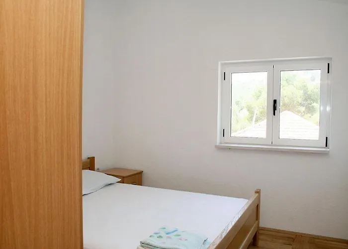 Apartments By The Sea Basina, Hvar - 4599