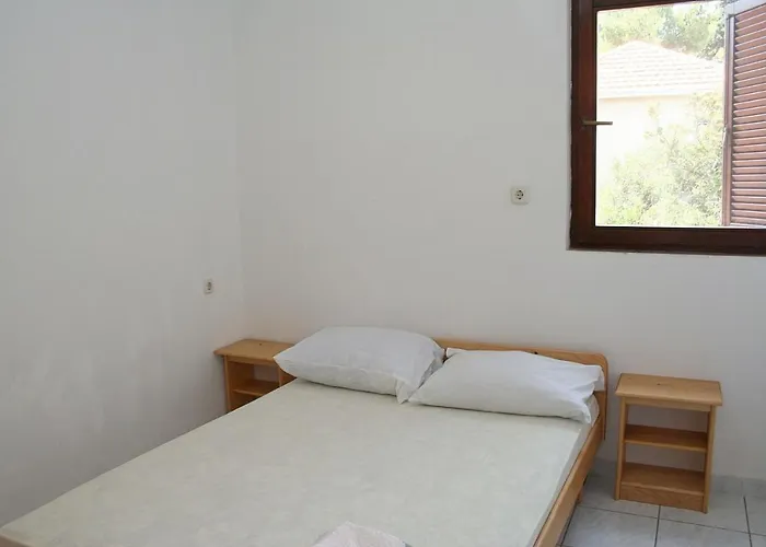 Apartment Apartments By The Sea Basina, Hvar - 4599 *